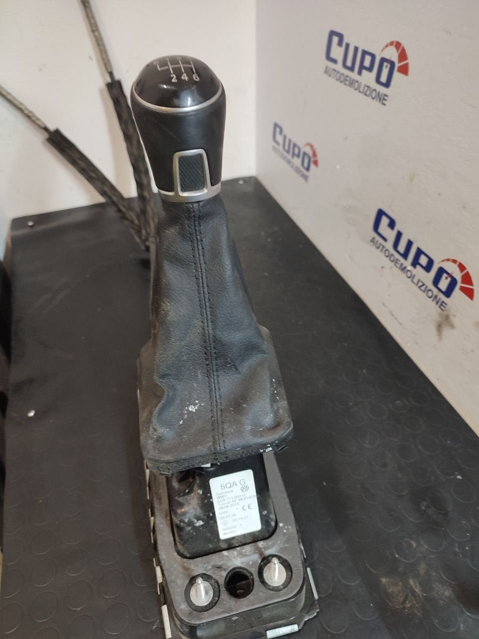 Manual Gear Shift VOLKSWAGEN TOURAN 2.0 (2003) code: 5qa711049g - F&P CRASH SRLS - Used Parts