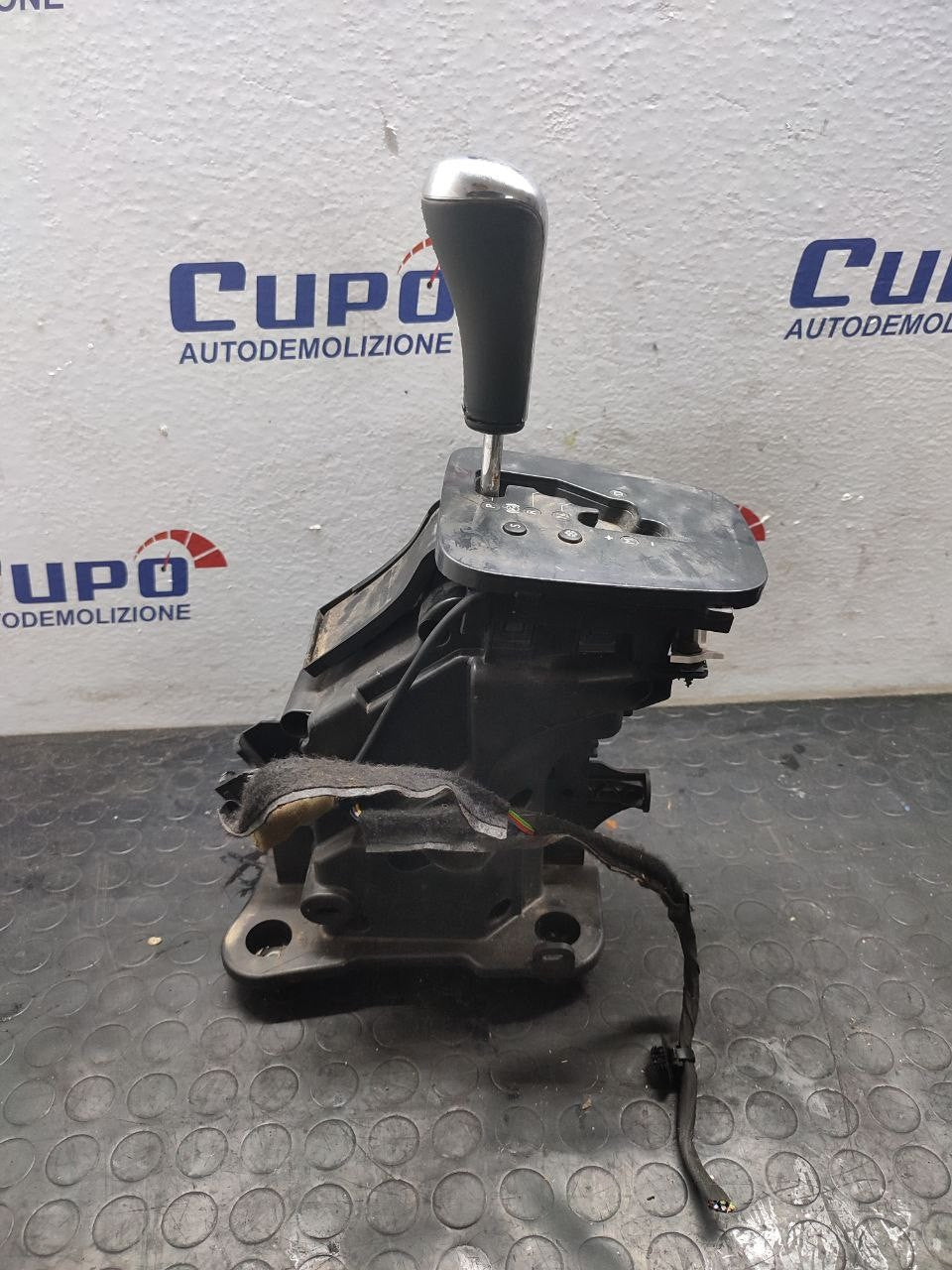 Leva Del Cambio Automatico Peugeot 5008 (2013) Cod:9813480680VD - F&P CRASH SRLS - Ricambi Usati