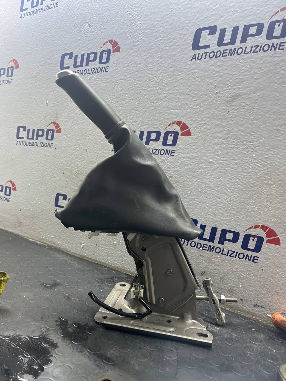 Handbrake Lever Parking Brake Renault Megane 3p (2009) code:360100005R - F&P CRASH SRLS - Used Parts