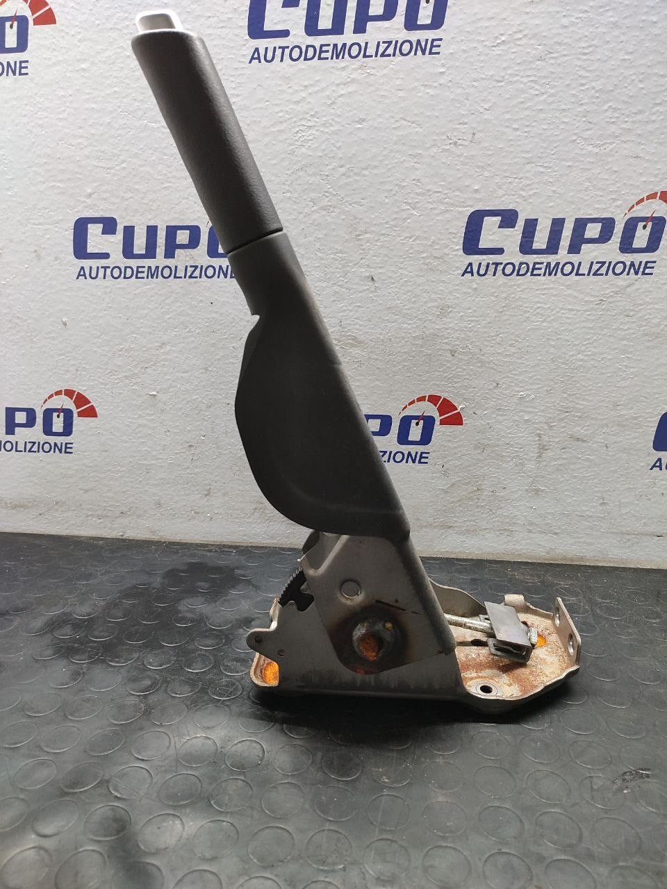 Leva Freno A Mano Renault Kangoo (Restyling 2013) - F&P CRASH SRLS - Ricambi Usati