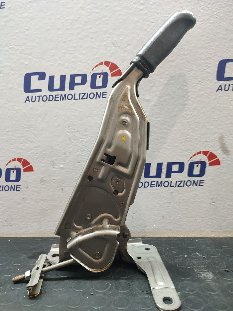 Handbrake Lever RENAULT MEGAN III SERIES 1.5 (2010) code: 3601003180r - F&P CRASH SRLS - Used Parts