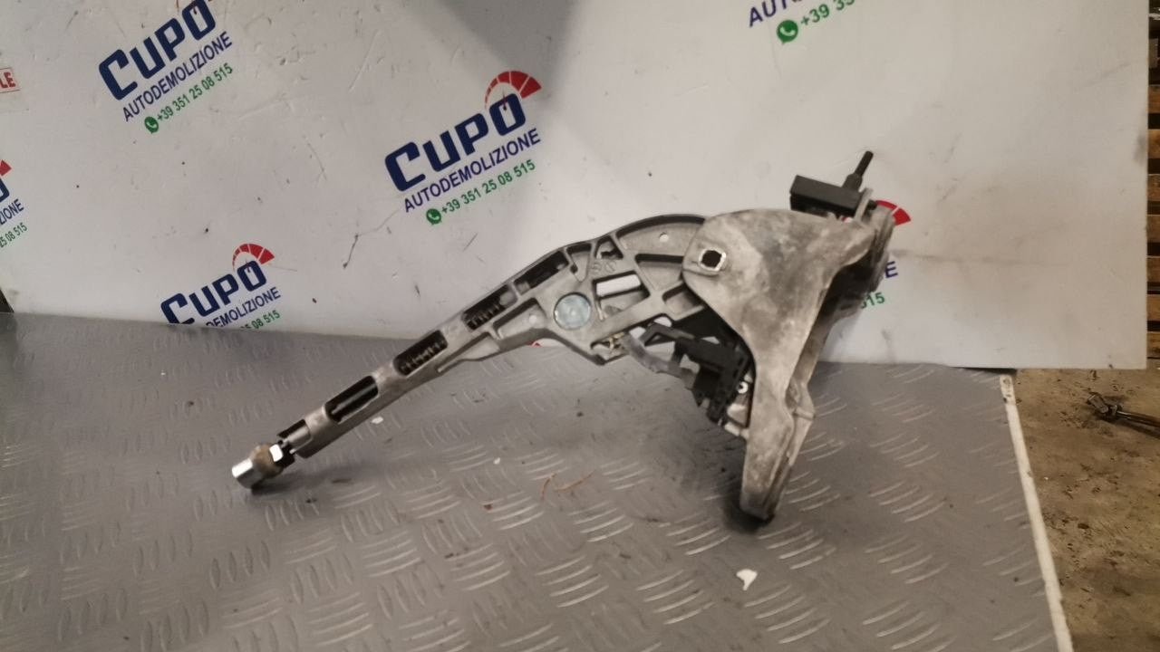 Leva freno di stazionamento VW Golf 1.9 cod: 1k0711303 - F&P CRASH SRLS - Ricambi Usati