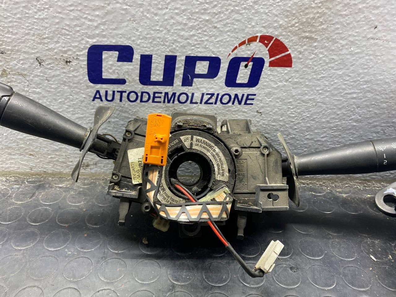 Leve devioluci renault Kangoo 2° Serie cod:8200299871 - F&P CRASH SRLS - Ricambi Usati