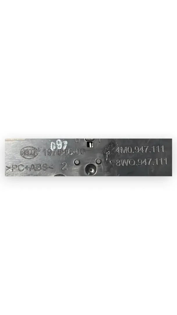 Dettaglio Plafoniera anteriore di cortesia Audi A4 8W 2015–2019 OEM 8W0947135BQ6PS - foto 3