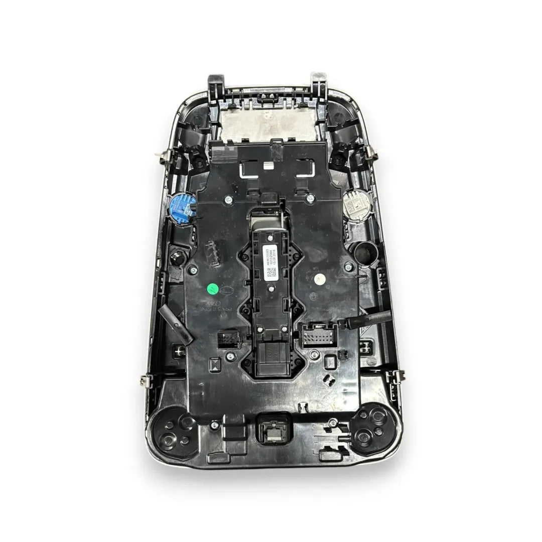Dettaglio Plafoniera anteriore di cortesia Audi A4 8W 2015–2019 OEM 8W0947135CA6PS - foto 2