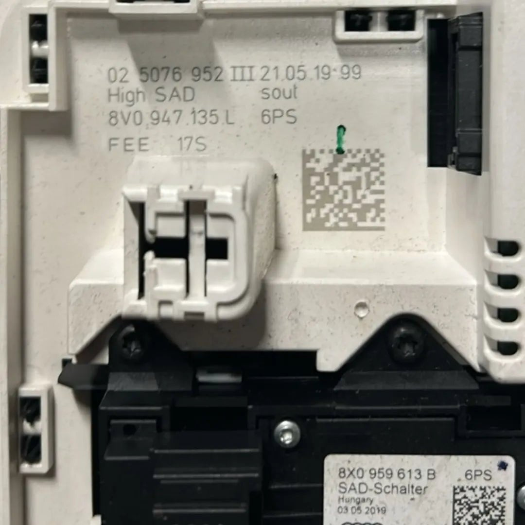 Dettaglio Plafoniera anteriore di cortesia Audi RS3 8V 2017–2020 OEM 8V0947135E6PS - foto 3