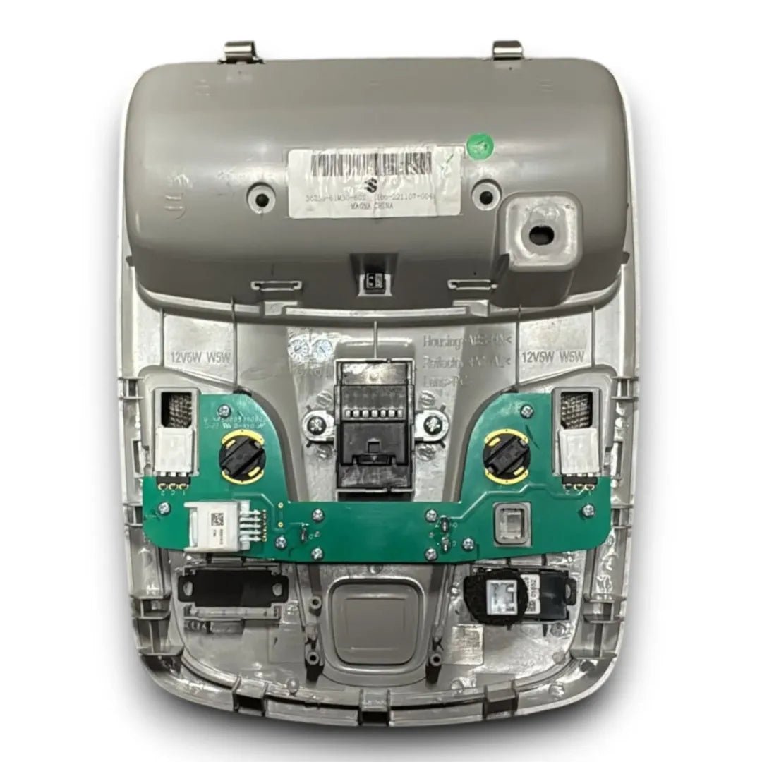 Luce cortesia anteriore tetto Suzuki Vitara OEM 3623063UA06GS - F&P CRASH SRL - Ricambi Usati