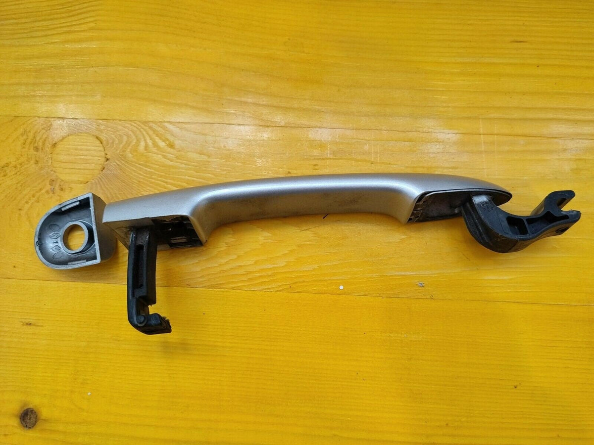 Maniglia Anteriore Sinistra Renault Clio 2017 - F&P CRASH SRLS - Ricambi Usati