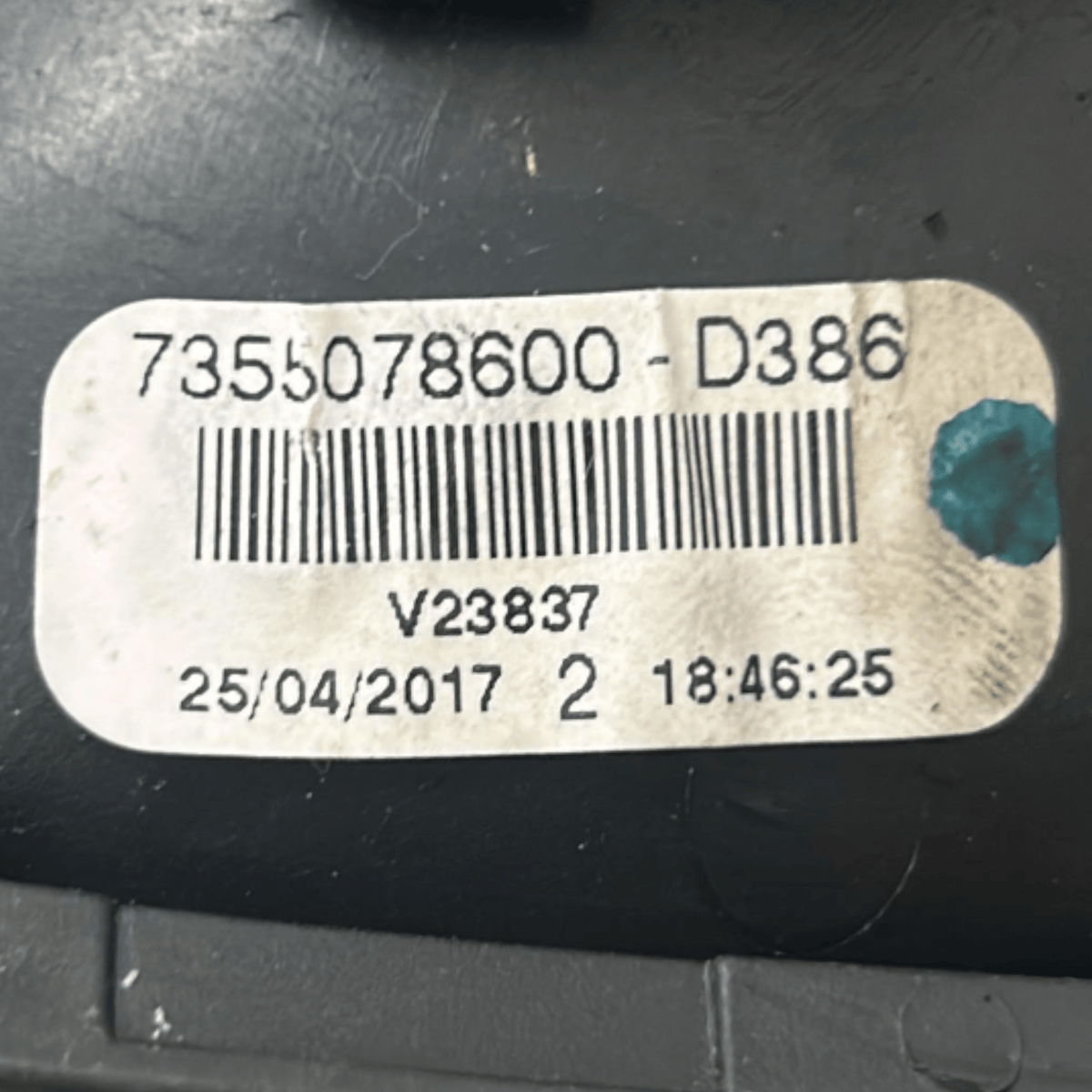 Maniglia Esterna Anteriore Sinistra Fiat Fiorino cod.7355078600 (2007 > ) - F&P CRASH SRLS - Ricambi Usati
