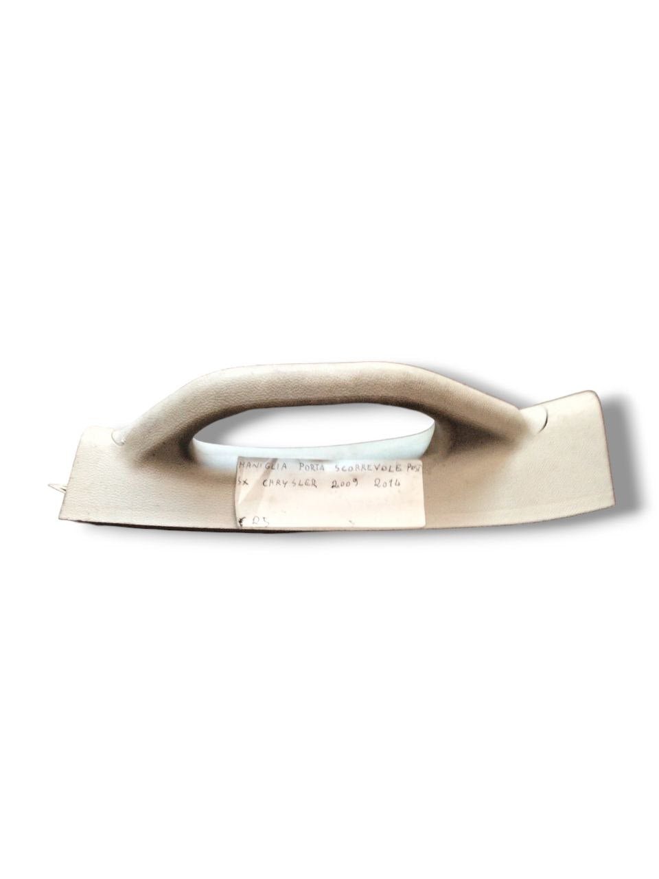Maniglia porta scorrevole posteriore sinistra sx chrysler voyager (2009-2014)cod.F1028F4501 - F&P CRASH SRLS - Ricambi Usati