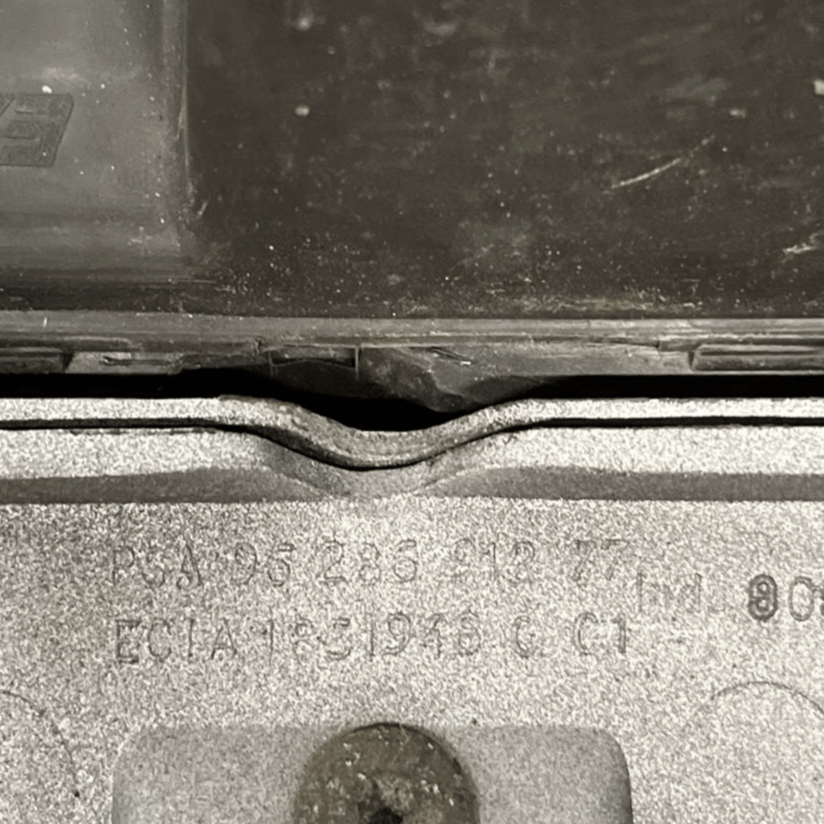 Mascherina / Griglia paraurti anteriore Peugeot 206 cod.9628691277 / 9628934280 - F&P CRASH SRLS - Ricambi Usati