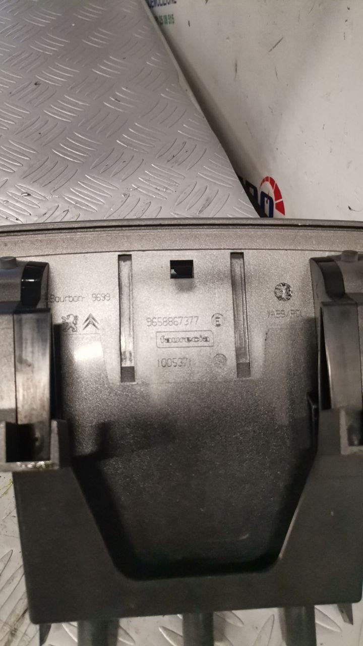 Mask cover dashboard central climate controls Peugeot 308 code: 9658867377 - F&P CRASH SRLS - Used Parts