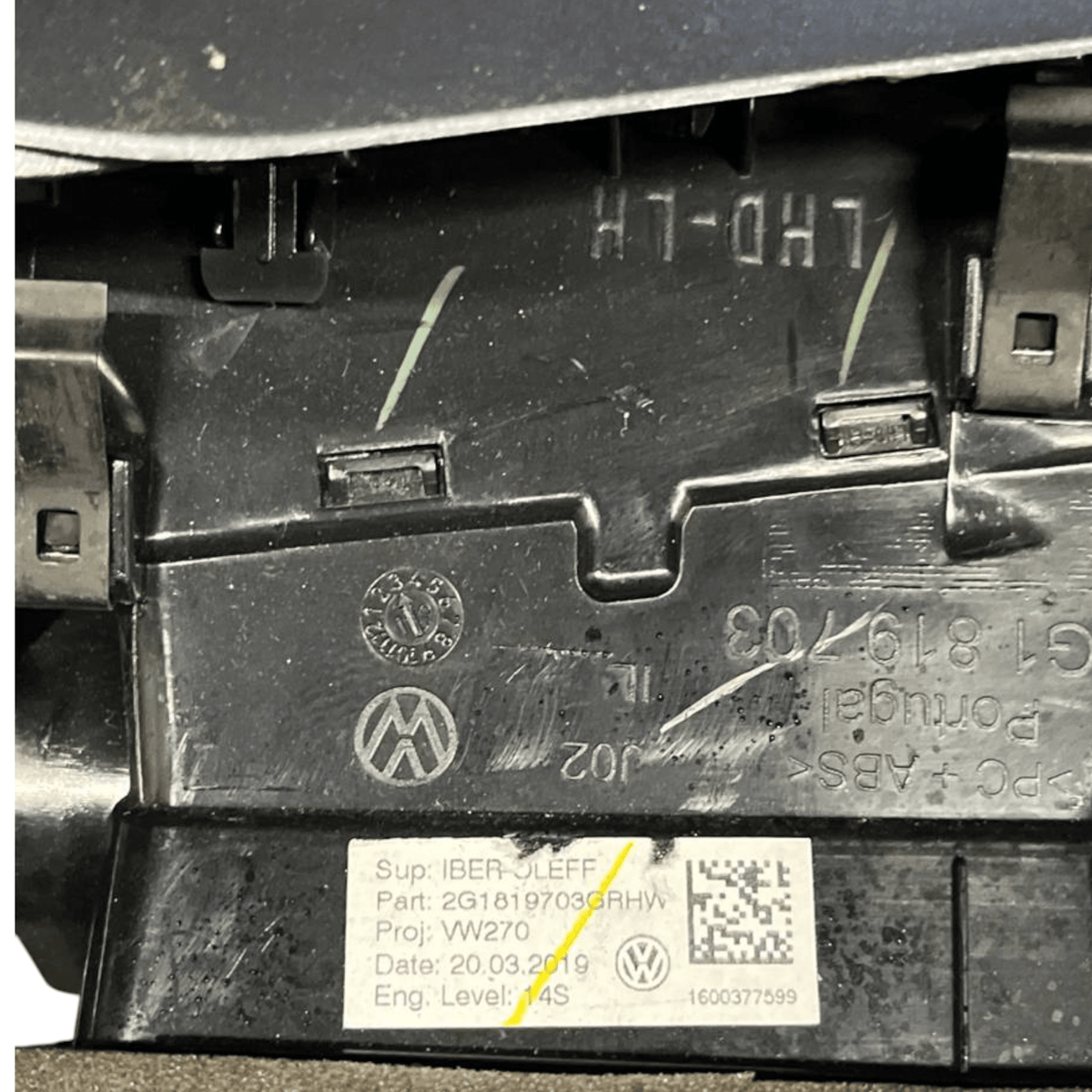Volkswagen Polo AW1 tachometer mask cod.2G1819703GR / 2G0858560 with air vent and cover above the steering column (2017 - >) - F&P CRASH SRLS - Used Parts