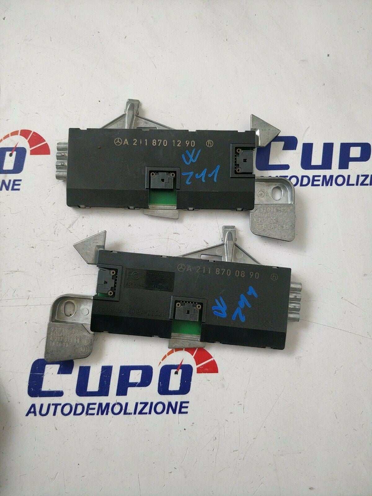 Mercedes E W211 Antenna Control Unit A2118701290 + A2118700890 - F&P CRASH SRLS - Used Parts
