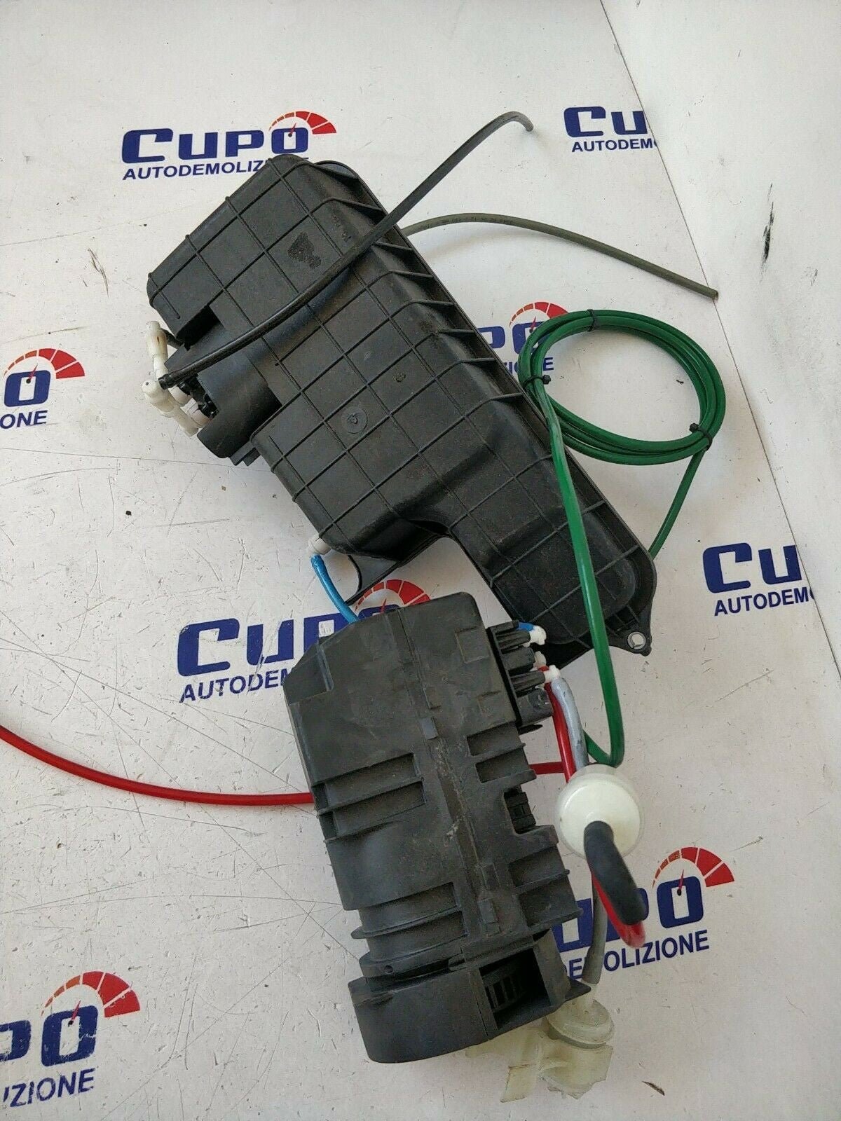 Mercedes S500 W221 A0008002219 Air Tank Central Locking + Compressor - F&P CRASH SRLS - Used Parts