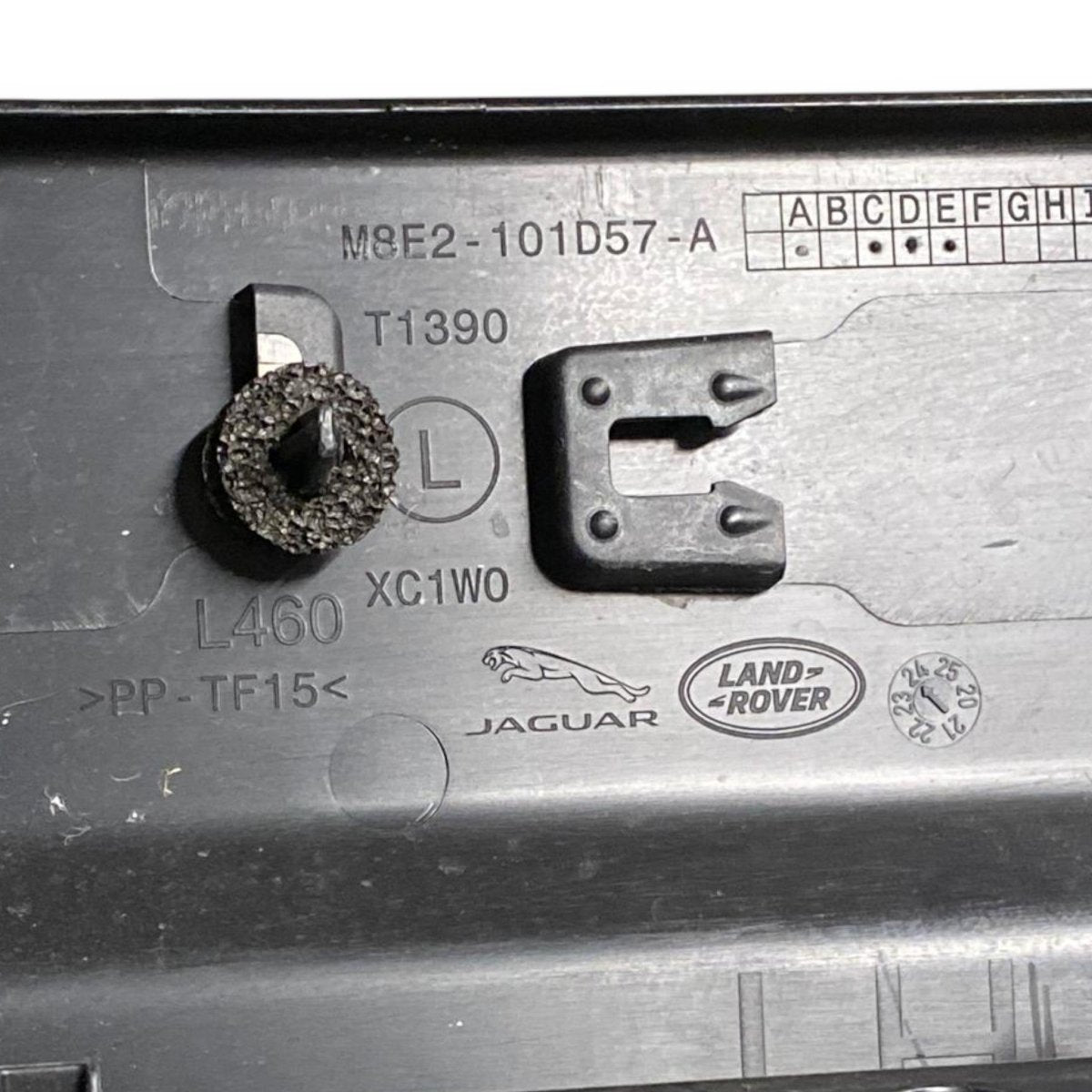 Minigonna / sottoporta laterale sinistra (sx) Land Rover Evoque (2011 - 2018) Cod: M8E2 - 101D57 - A - F&P CRASH SRLS - Ricambi Usati