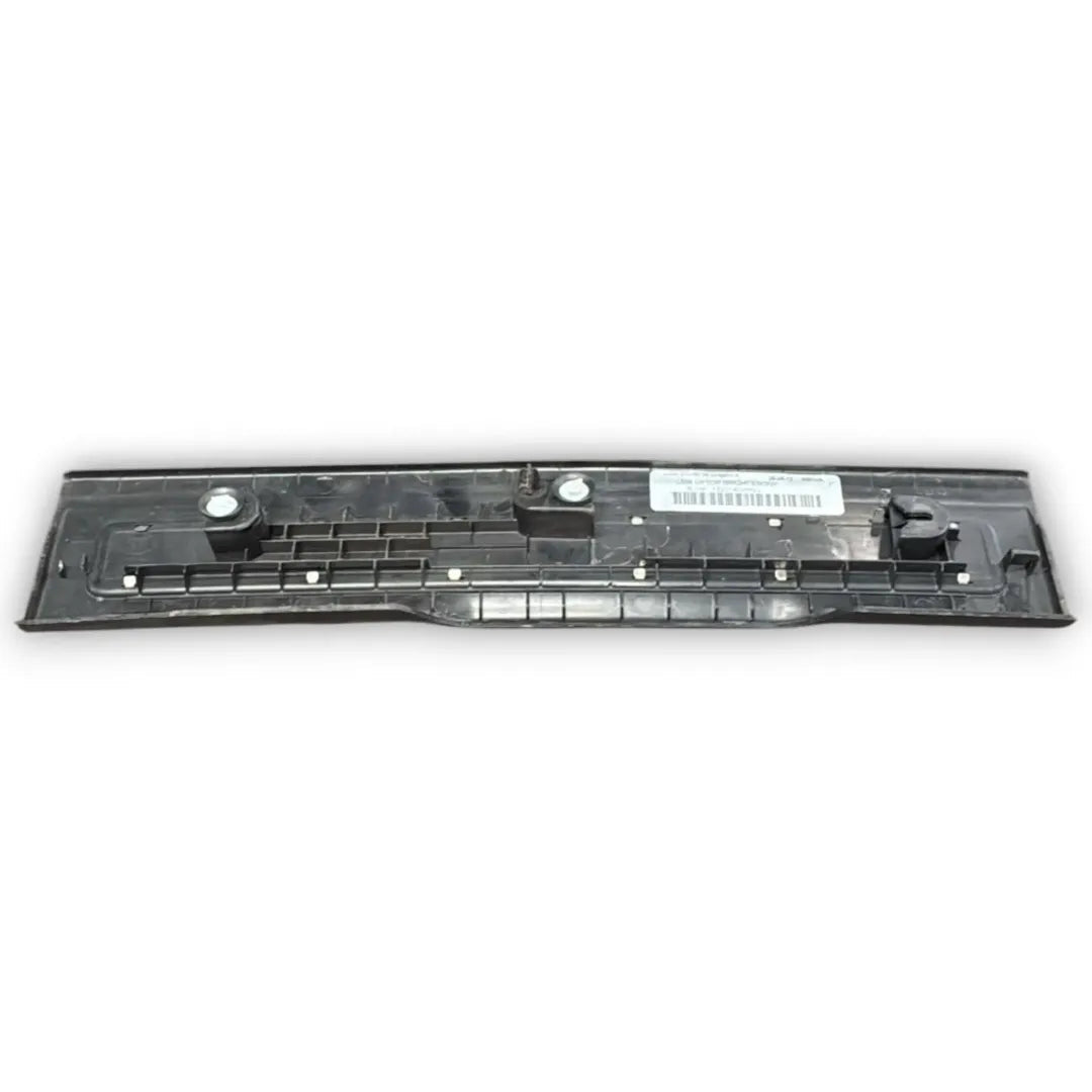 Dettaglio Battitacco abitacolo sinistra Land Rover Range Rover Evoque 2011–2019 cod. BJ3M13201AC8PVJ - foto 2
