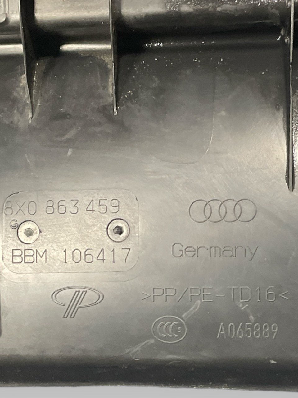 Modanatura battivaligia bagagliaio interno Audi A1 8X cod:8x0863459 (2010 - 2014) - F&P CRASH SRLS - Ricambi Usati