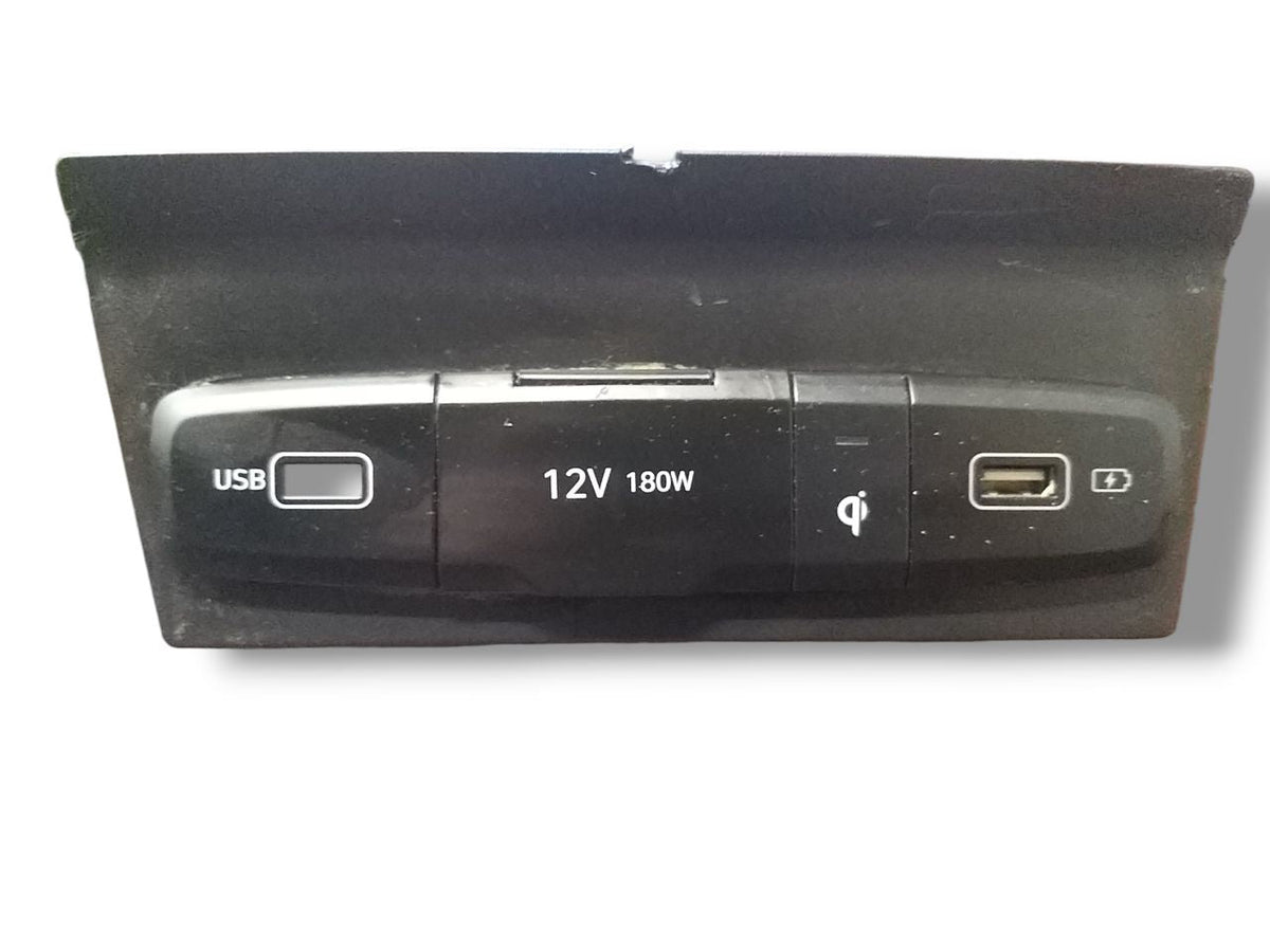 Modanatura Con Prese Usb / Accendisigari Hyundai Tucson ( 2020 &gt; ) Cod : 84630-N7100NNB - F&amp;P CRASH SRLS - Ricambi Usati