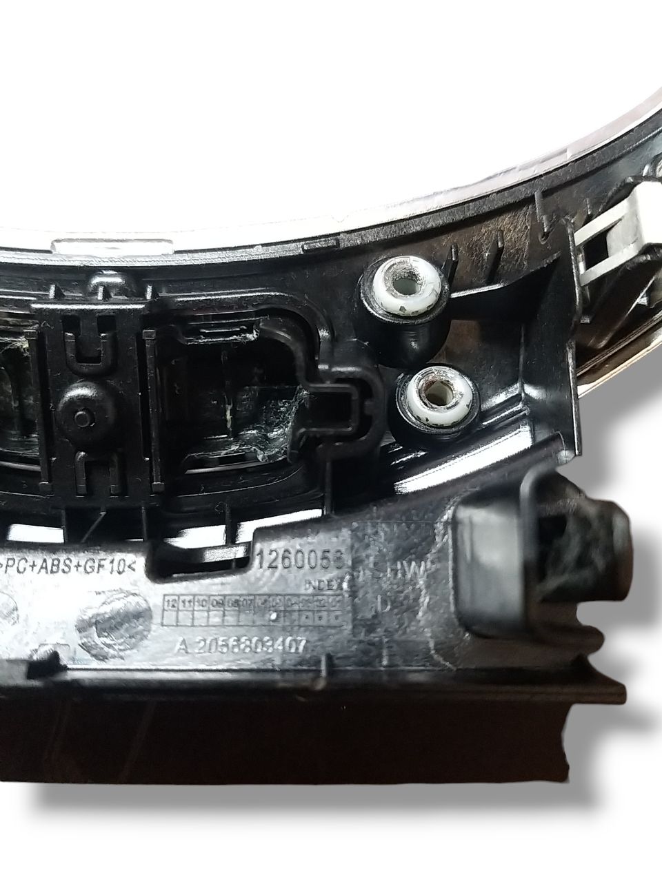 Modanatura Con Pulsante Apri Bracciolo Mercedes Benz Classe C205 ( 2015 - 2023 ) Cod : 1260056 - F&P CRASH SRLS - Ricambi Usati