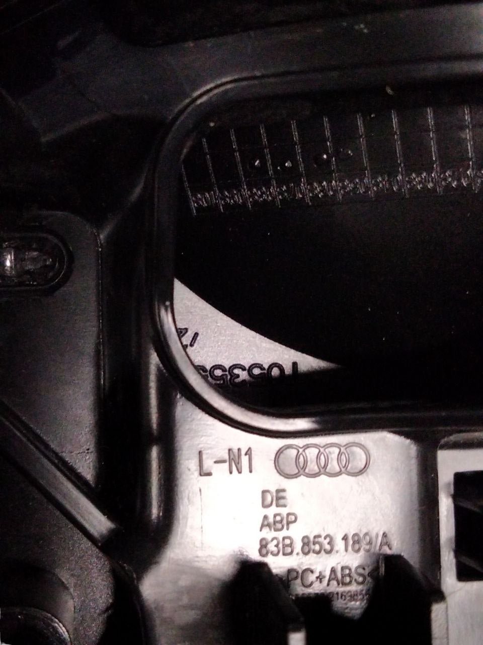 Modanatura cruscotto lato guida Audi Q3 / RSQ3 (2021) cod.83B853189A - F&P CRASH SRLS - Ricambi Usati