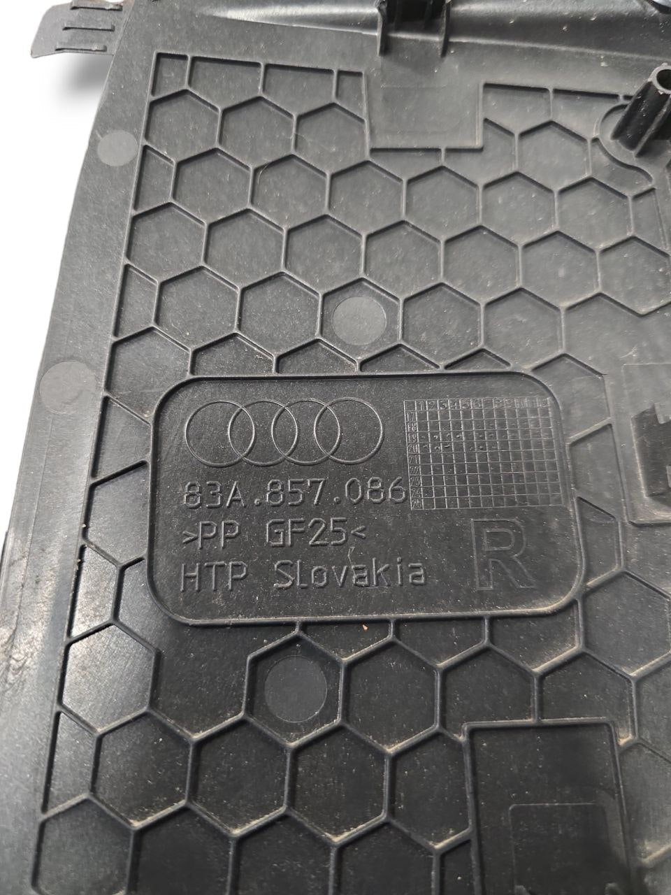 MODANATURA INTERNA CRUSCOTTO DESTRA AUDI Q3 F3 (2018>) Cod : 83A857086 - F&P CRASH SRLS - Ricambi Usati