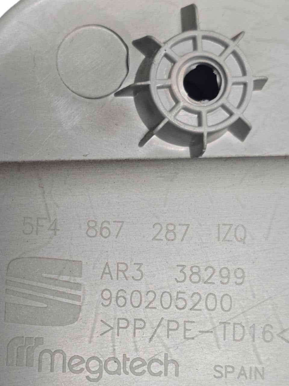 Internal Molding Rear Right Plate Seat Leon III Code: 5F4867287 (2012 - 2019) - F&P CRASH SRLS - Used Parts