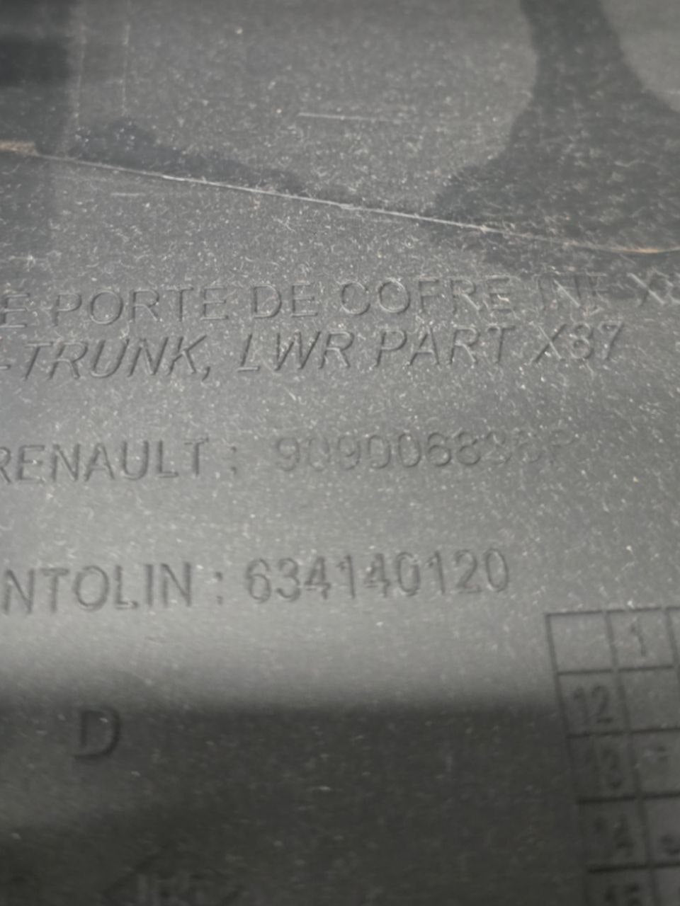 MODANATURA INTERNA PORTELLONE BAGAGLIAIO RENAULT CAPTUR Cod : 909006836R (2013 - 2019) - F&P CRASH SRLS - Ricambi Usati