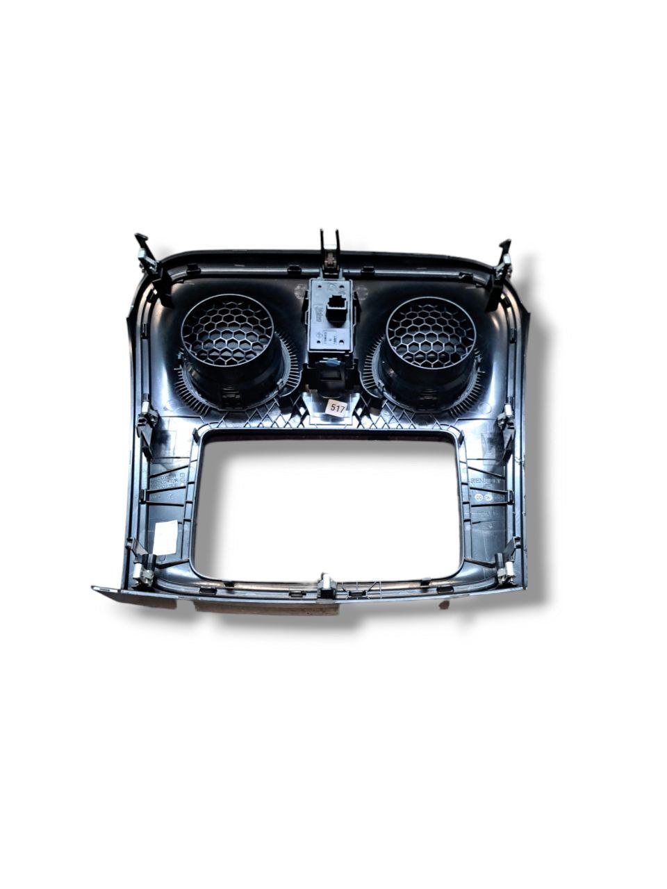 Dashboard central trim + Air vents Dacia Sandero Stepway (2019) COD:C682607123 ROD: - F&P CRASH SRLS - Used Parts
