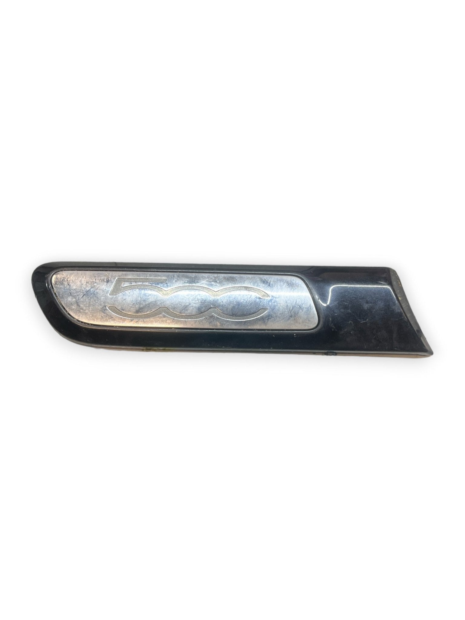 Modanatura Paracolpi Destro Con Logo Fiat 500 ( 2010 ) cod : 735431948 - F&P CRASH SRLS - Ricambi Usati