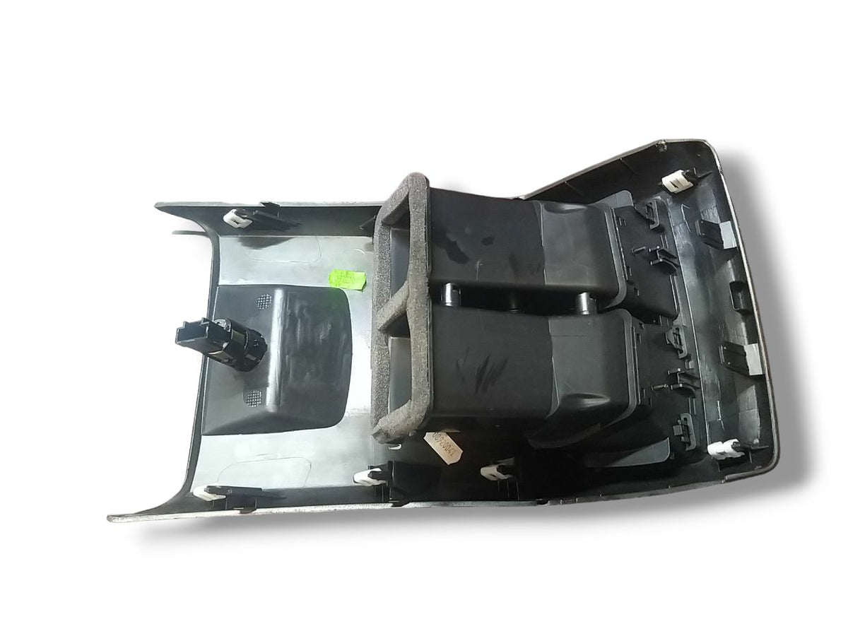Central Rear Molding Air Vents Peugeot 508 (2021) Code: 9818867680 - F&P CRASH SRLS - Used Spare Parts