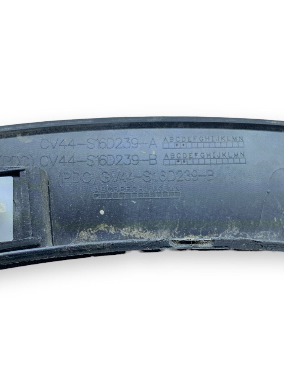 Modanatura Rivestimento Esterno Passaruota Anteriore Sinistro Ford Kuga (2018) cod.GV44S16D239B - F&P CRASH SRLS - Ricambi Usati