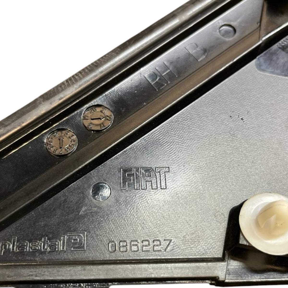 Modanatura / rivestimento parafango anteriore destro Fiat 500 (2007 - 2020) cod.086227 - F&P CRASH SRLS - Ricambi Usati