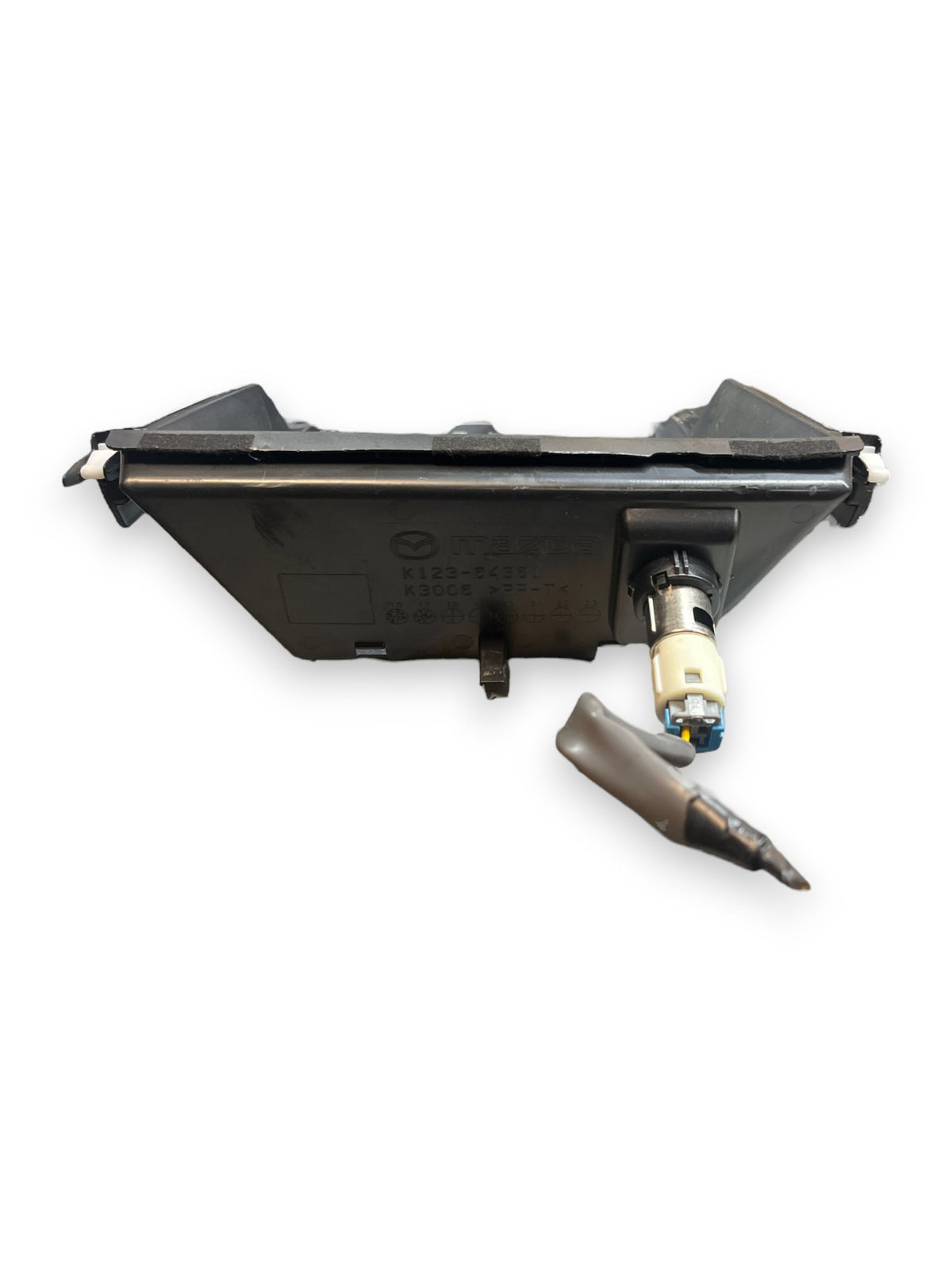 Molding Cover Socket 12V Mazda CX-5 (2018) code: K123-64361 - F&P CRASH SRLS - Used Spare Parts