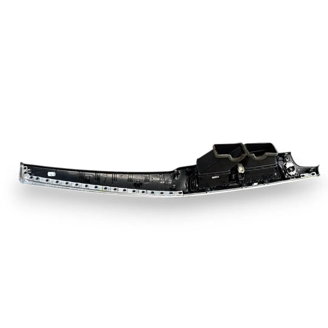 Dettaglio Modanatura superiore del cruscotto BMW Serie 5 F10 dal 2013 cod. 528506-10 - foto 2