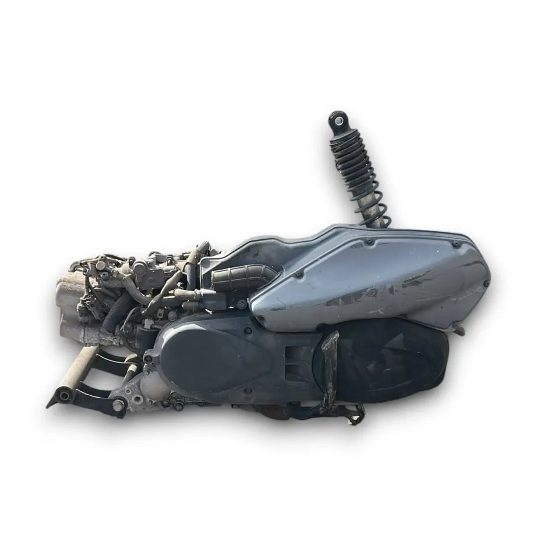 Motore completo scooter Suzuki Ux Sixteen 150 codice G421 - F&amp;P CRASH SRL - Ricambi Usati