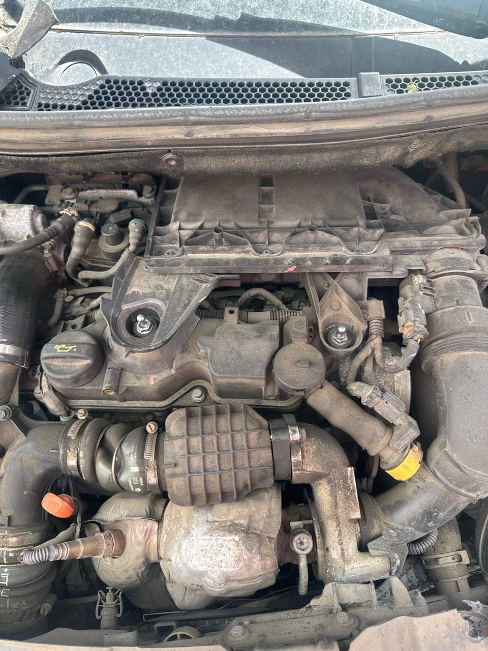 Motore Peugeot 208 ( 2015 ) 1.6 Diesel 68kw 92cv cod : 9H06 - F&P CRASH SRLS - Ricambi Usati