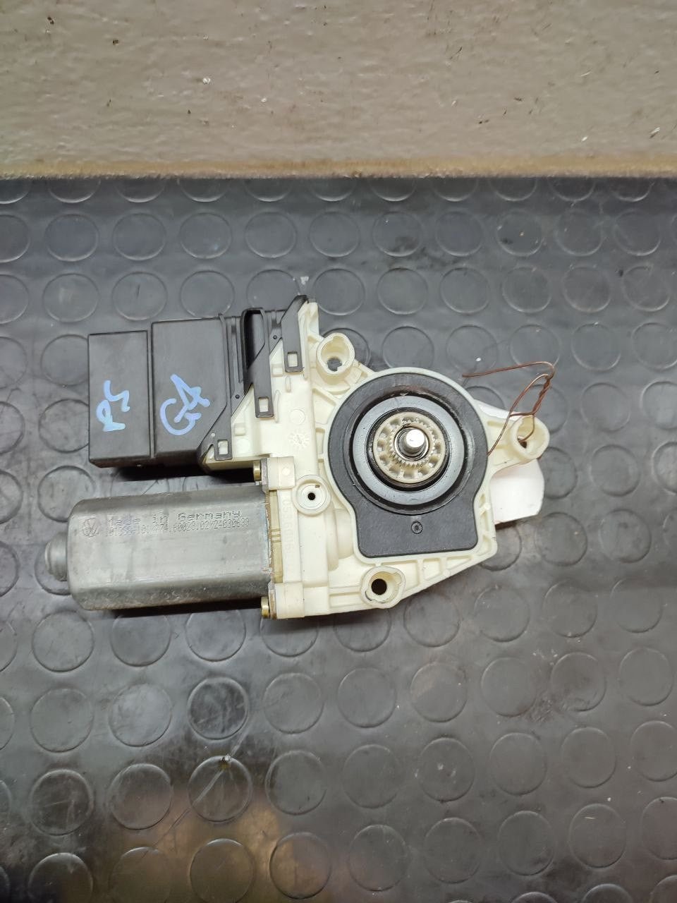Motorino alzacristalli VOLKSWAGEN GOLF V posteriore sinistro (1J) 1.9 tdi - F&P CRASH SRLS - Ricambi Usati