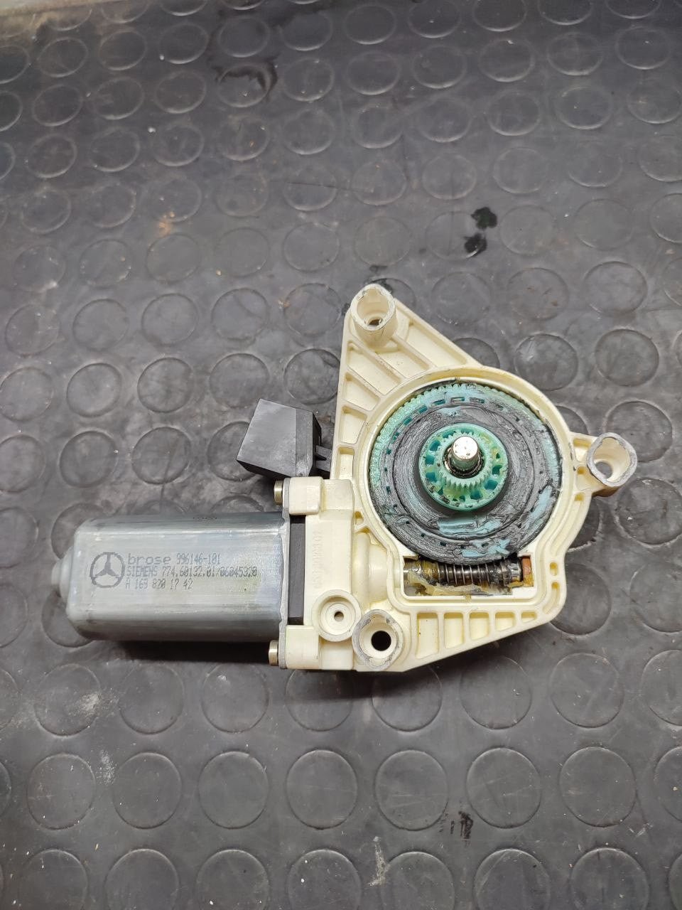 Left front window regulator MERCEDES-BENZ CLASS A W169 code: a1698201742 - F&P CRASH SRLS - Used Parts