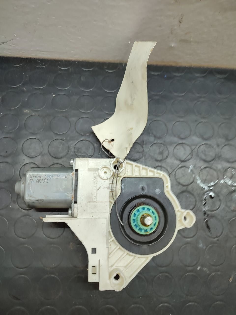 Motorino Alzacristallo posteriore destro AUDI A3 (8P) 2.0 TDI - F&amp;P CRASH SRLS - Ricambi Usati