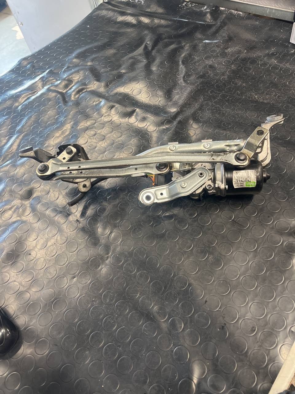 Wiper Motor Arm Nissan Note (2009) 1.4b code:53568902 - F&P CRASH SRLS - Used Parts