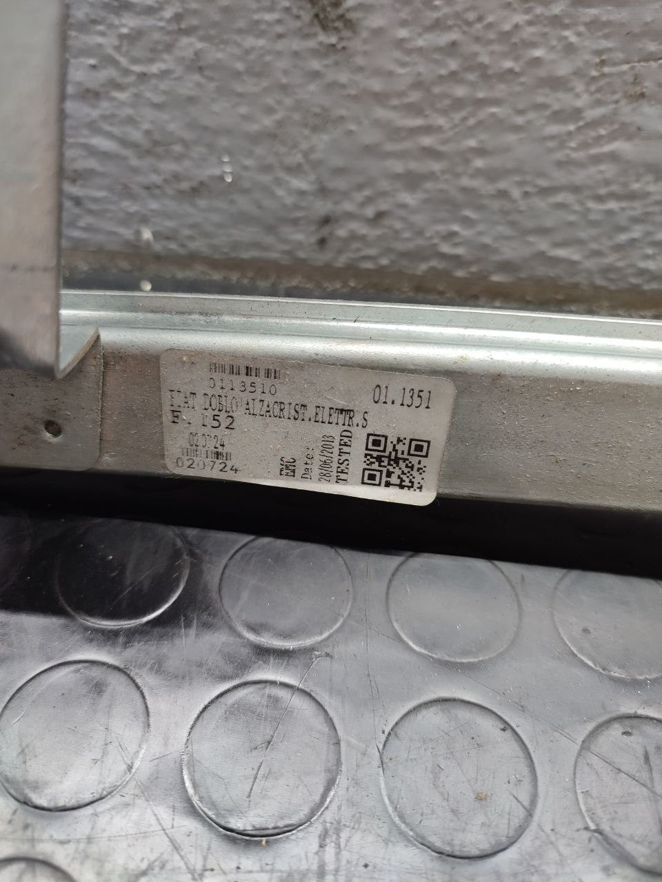 Electric Window Lifter Motor Front Left FIAT DOBLO' (00'-22') Code:020724 - F&P CRASH SRLS - Used Parts
