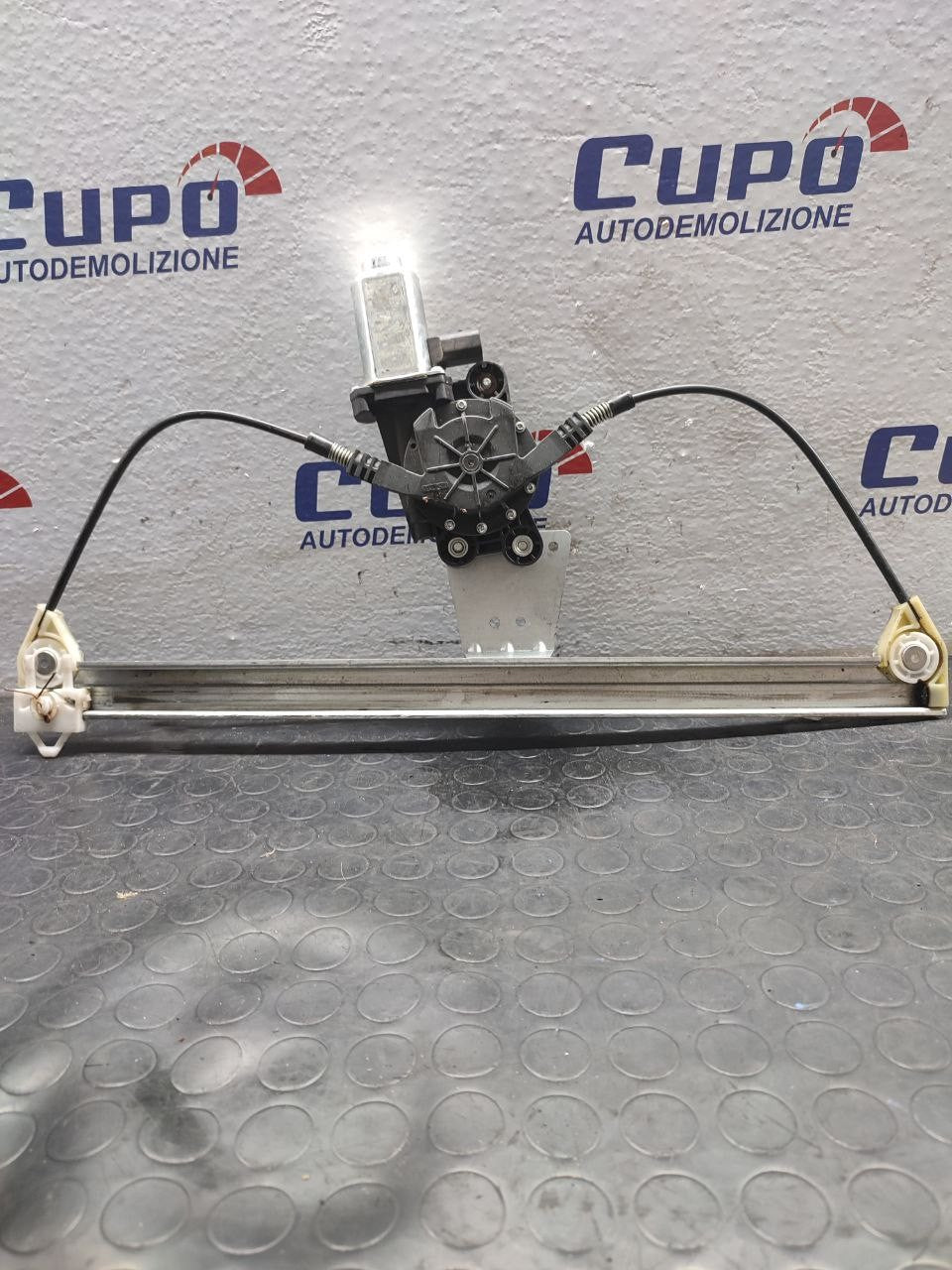 Electric Window Lifter Motor Front Left FIAT DOBLO' (00'-22') Code:020724 - F&P CRASH SRLS - Used Parts