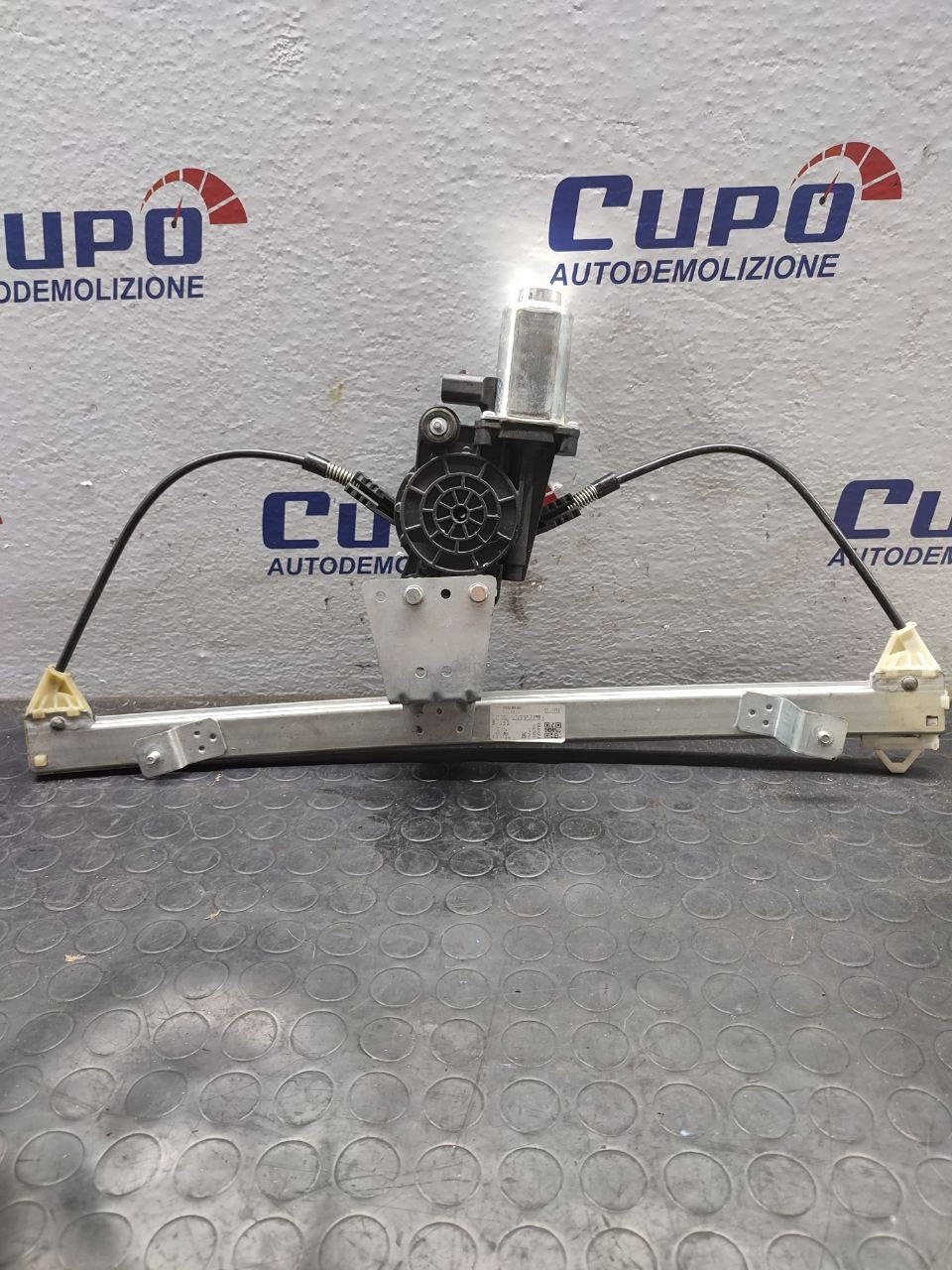 Electric Window Lifter Motor Front Left FIAT DOBLO' (00'-22') Code:020724 - F&P CRASH SRLS - Used Parts