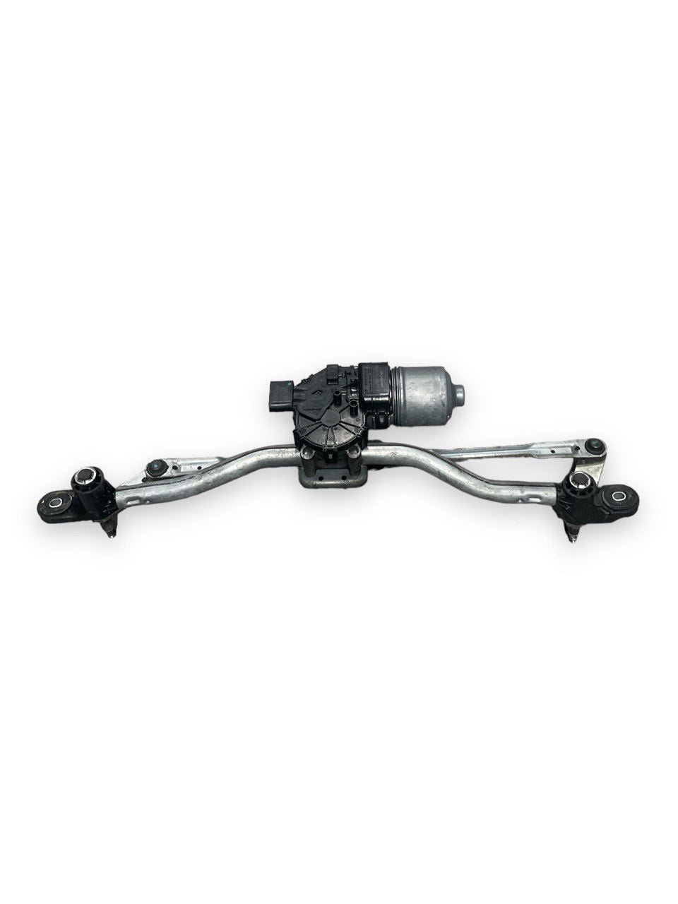 Front Windshield Wiper Motor Alfa Romeo Giulietta code:0390243019 - 50509396 (2010 - 2020) - F&P CRASH SRLS - Used Parts