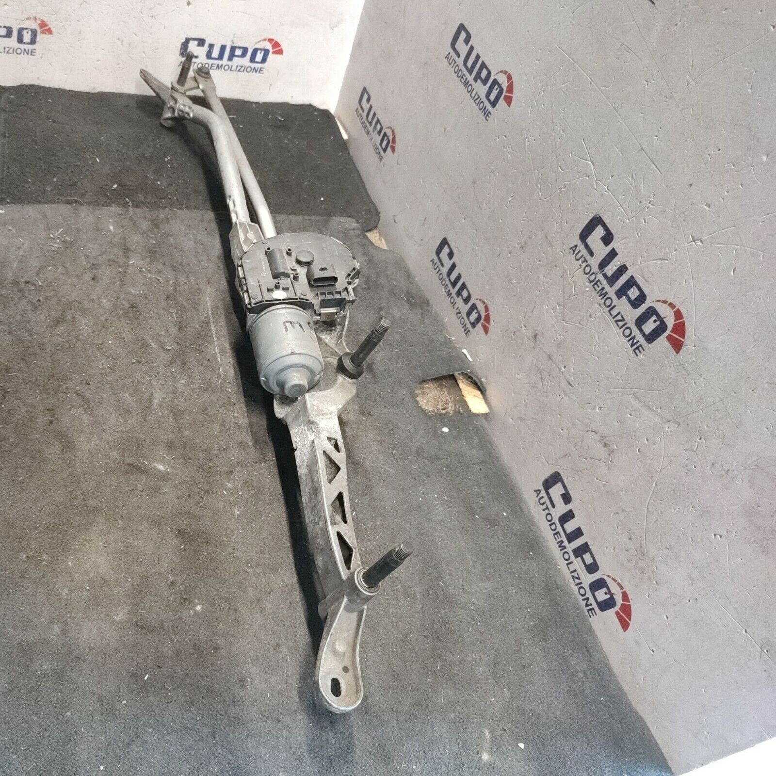 Front Windshield Wiper Motor With Tandem Mercedes E-Class W212 2009-2016 - F&P CRASH SRLS - Used Parts