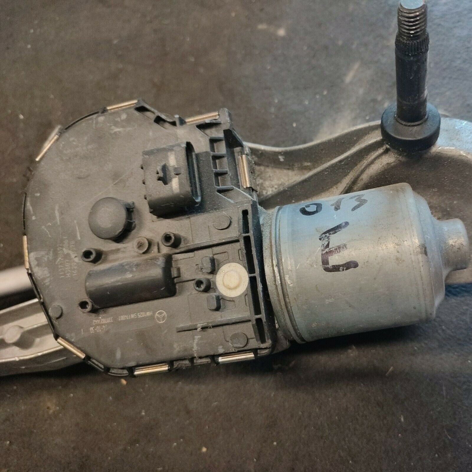 Front Windshield Wiper Motor With Tandem Mercedes E-Class W212 2009-2016 - F&P CRASH SRLS - Used Parts