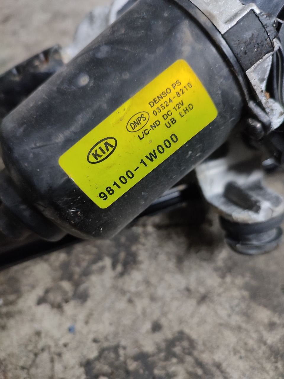 Front windshield wiper motor Kia Rio ( III - UB - 2014 ) 1.1 crdi code 98100-1w000 - F&P CRASH SRLS - Used Parts