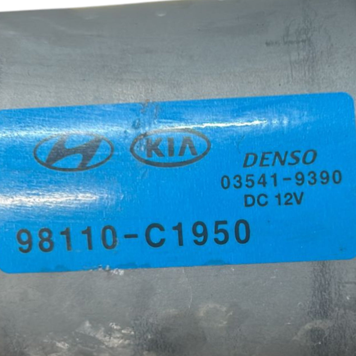 Front Windshield Wiper Motor Kia Stonic code 98110 - C1950 (2017 > ) - F&P CRASH SRLS - Used Parts