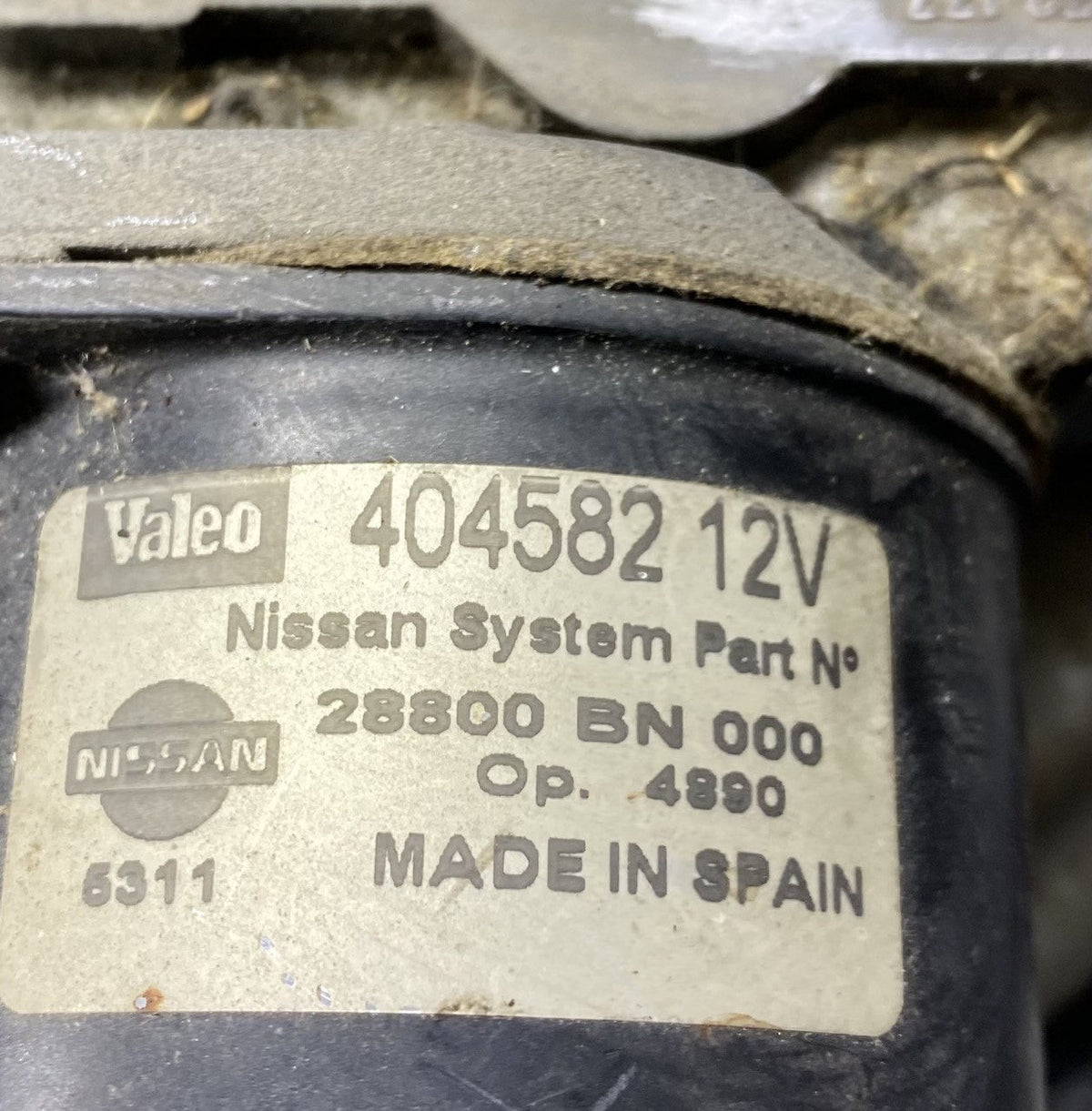 Front windshield wiper motor Nissan Almera 1.5 code:28800bn000 - F&P CRASH SRLS - Used Parts